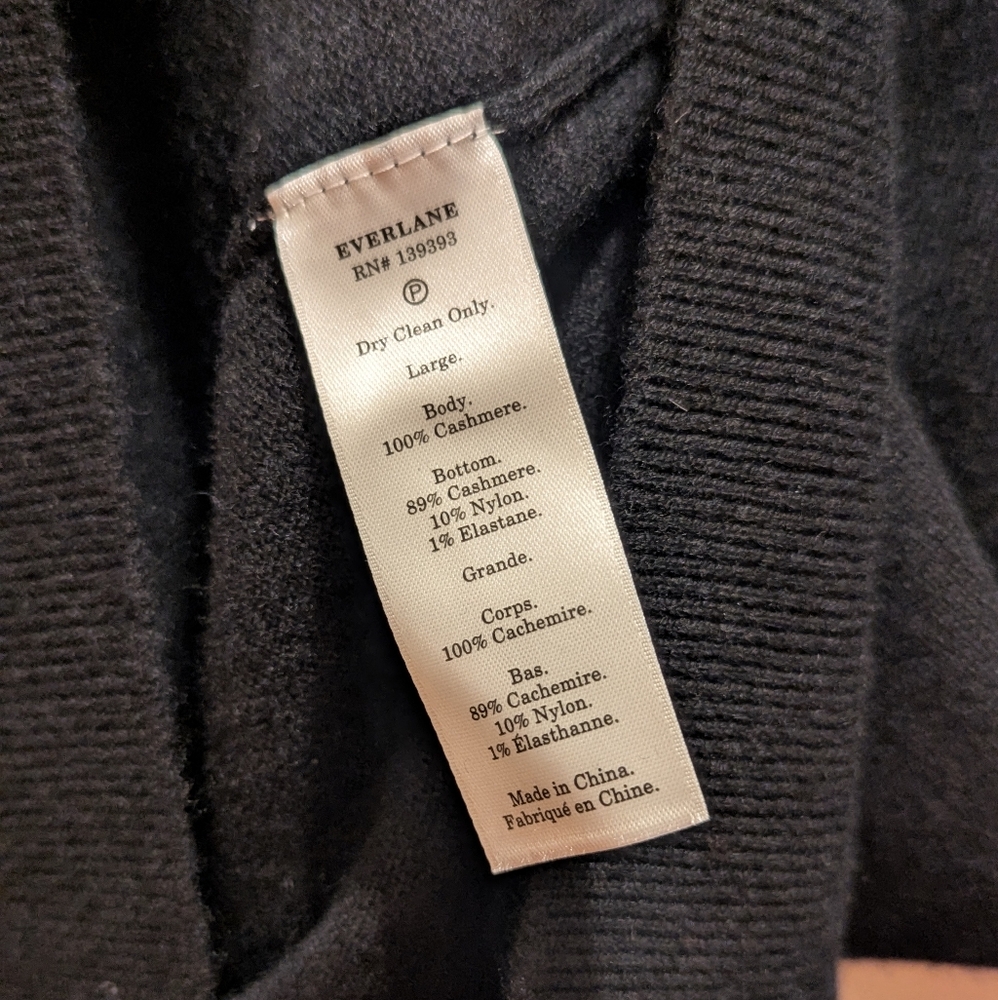 *Flawed* Everlane Men's Black V-Neck Long Sleeve 100% Cashmere Sweater- L - Picture 11 of 14